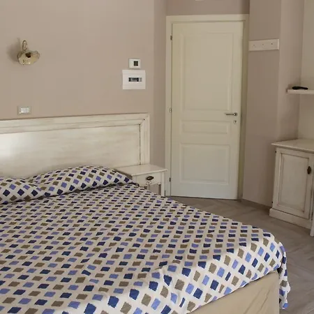 Lo Scoiattolo Del Pollino Bed & Breakfast Rotonda